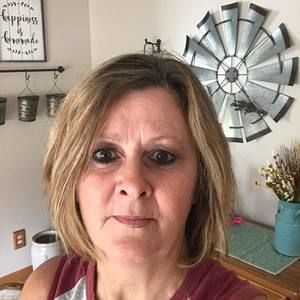 Meet your Posher, Debbie